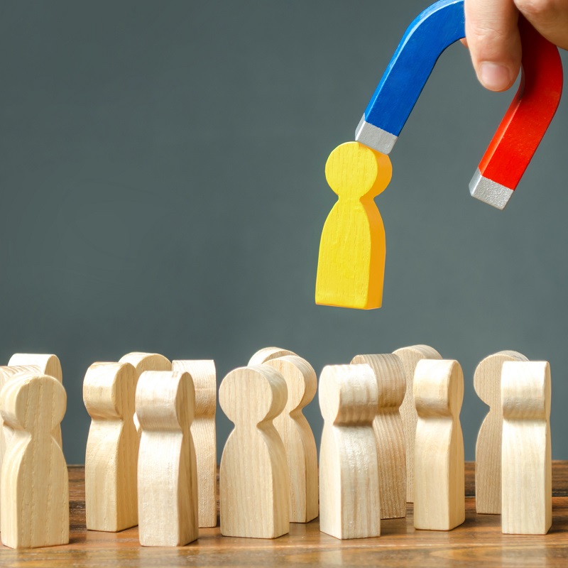 Munka van, csak ember nincs