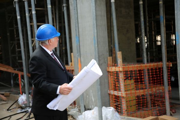 Milyen jogosultság kell a műszaki szakértőnek?