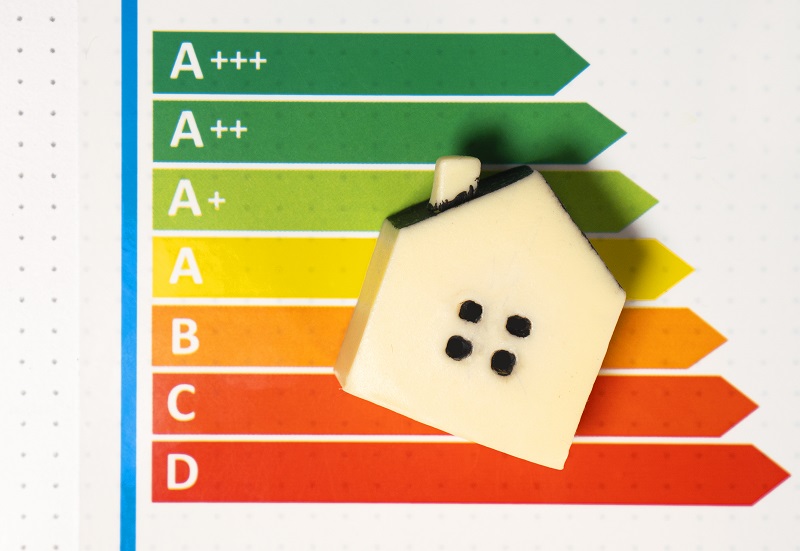 Közel nulla követelmény: másfél év haladék