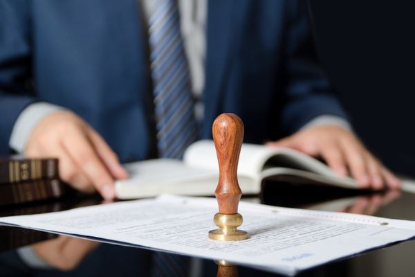 Csökken a nagy értékű támogatott lakáshitelek közjegyzői díja – de minden más emelkedik